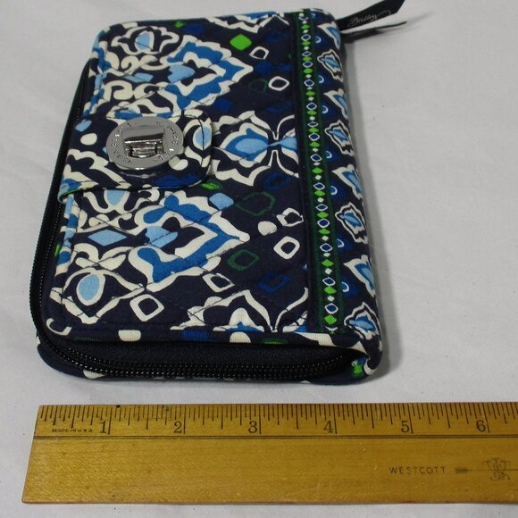 Like New Vera Bradley Turnlock Turn Lock Blue Paisley Ladies Credit Card Wallet - Picture 7 of 7